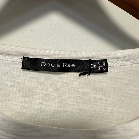 Women's Doe & Rae T-Shirt, M, White Ruffle Sleeve Short Sleeve - Picture 8 of 11